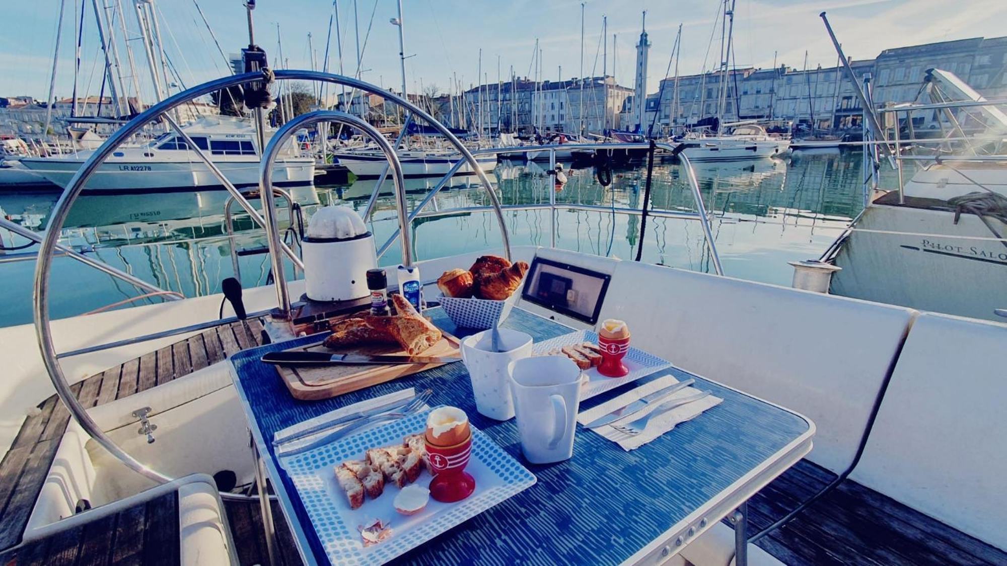 Coriandre 2 - Dormir Sur Un Grand Voilier 9 Personnes By Nuits Au Port Λα Ροσέλ Εξωτερικό φωτογραφία